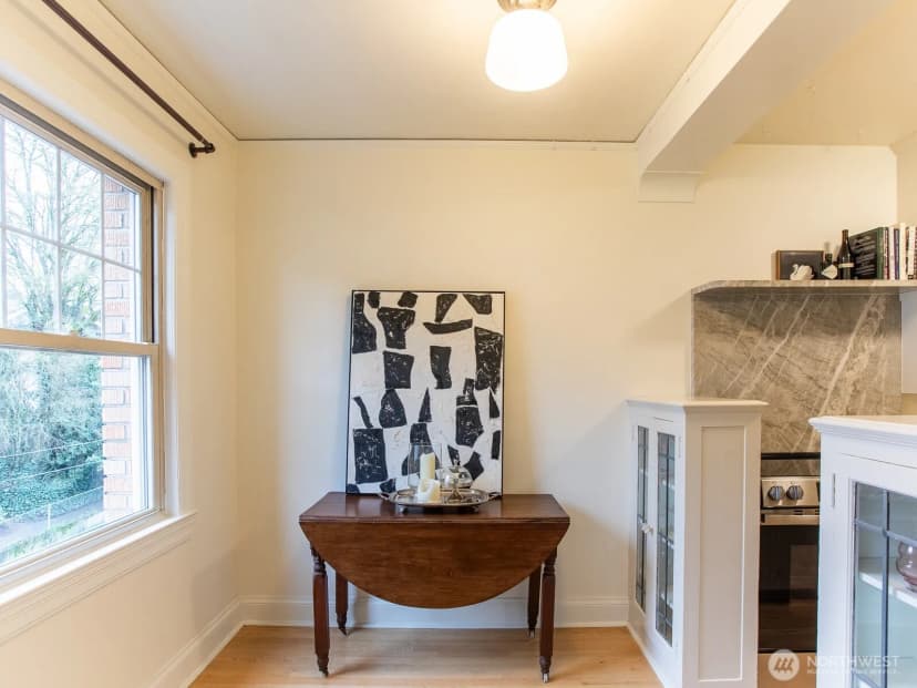 Property photo for 5810 Ne Cowen Place #305, Seattle photo 6