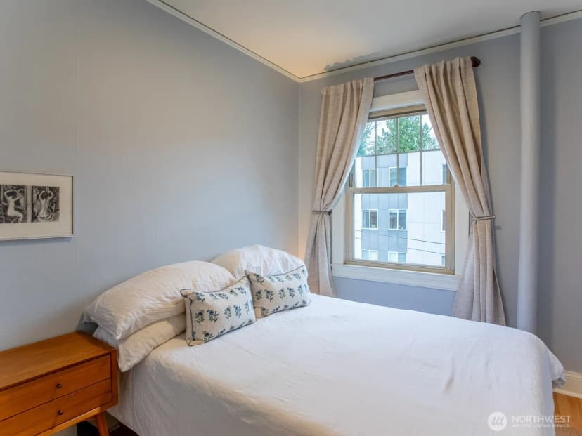 Property photo for 5810 Ne Cowen Place #305, Seattle photo 13