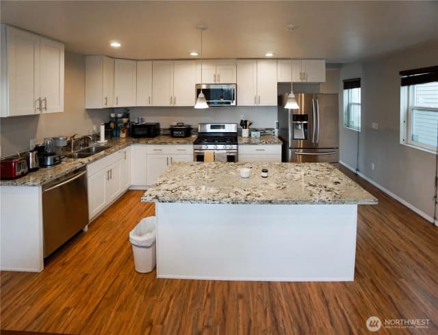 Property photo for 14948 6th Avenue S, Burien photo 4