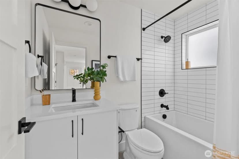 Property photo for 8407 42nd Avenue Sw, Seattle photo 21