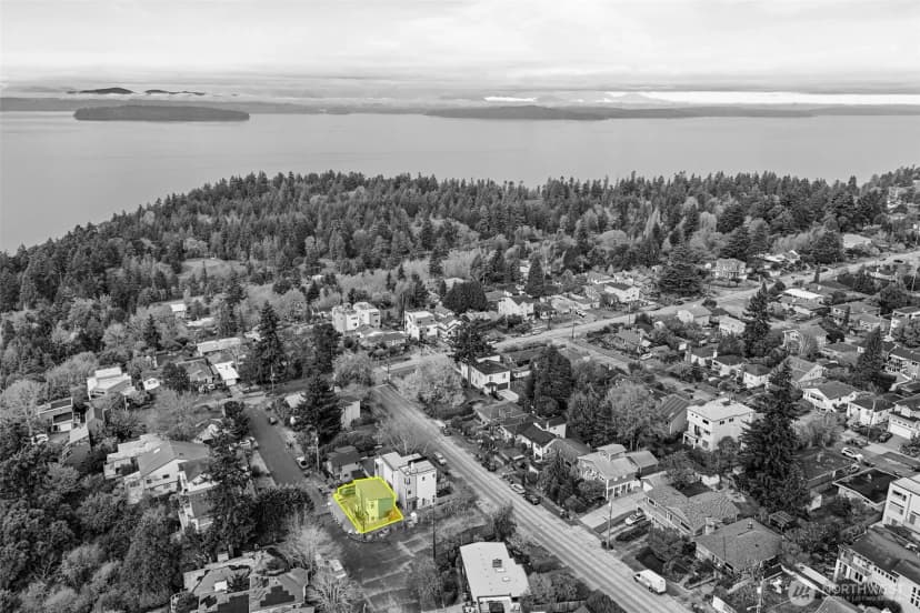 Property photo for 8407 42nd Avenue Sw, Seattle photo 24