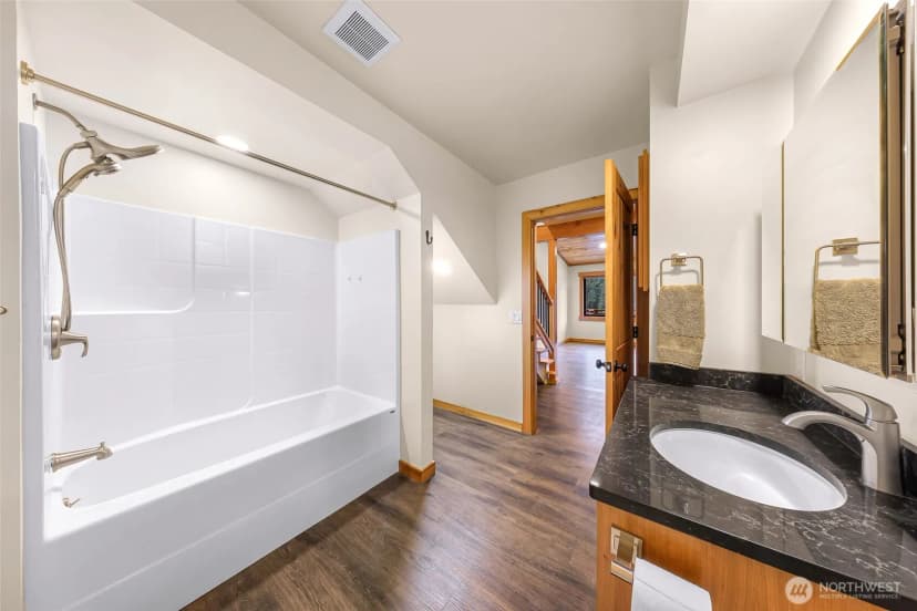 Property photo for 1693 Pebble Beach Trail, Bellingham photo 16