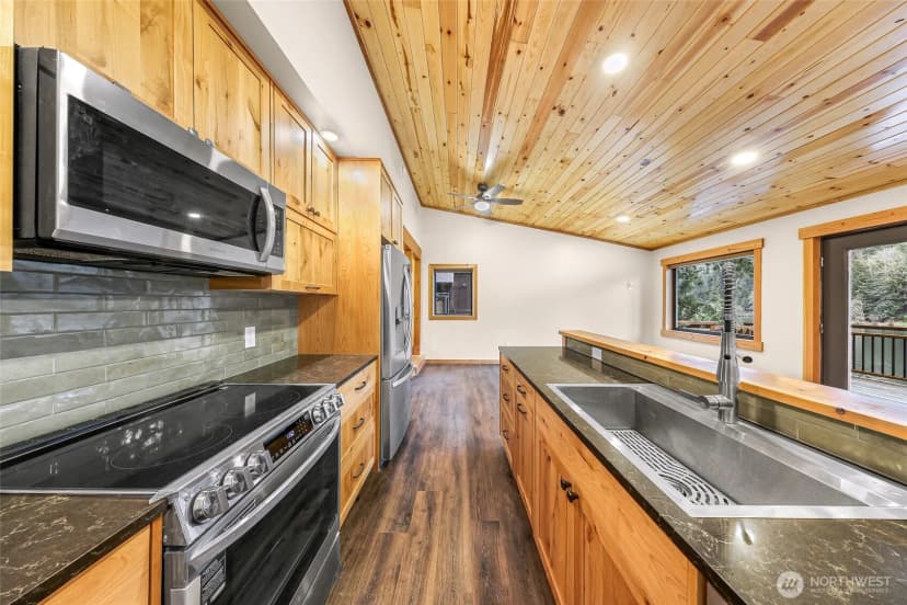 Property photo for 1693 Pebble Beach Trail, Bellingham photo 13