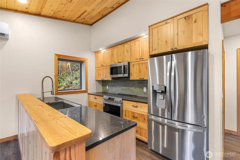 Property photo for 1693 Pebble Beach Trail, Bellingham photo 12