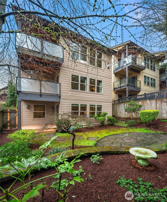 Property photo for 3042 Sw Manning Street, Seattle photo 2