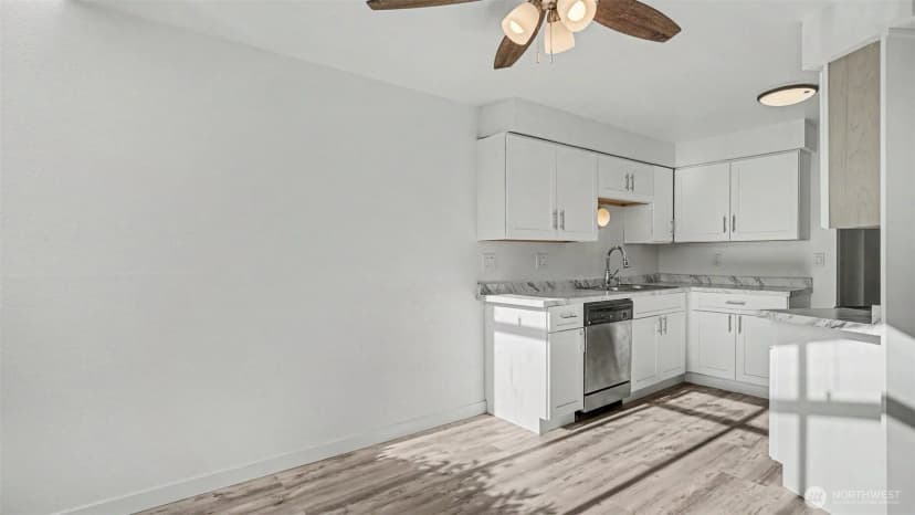 Property photo for 16419 Spruce Way #d1, Lynnwood photo 6