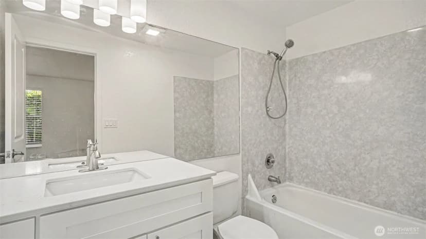 Property photo for 16419 Spruce Way #d1, Lynnwood photo 16