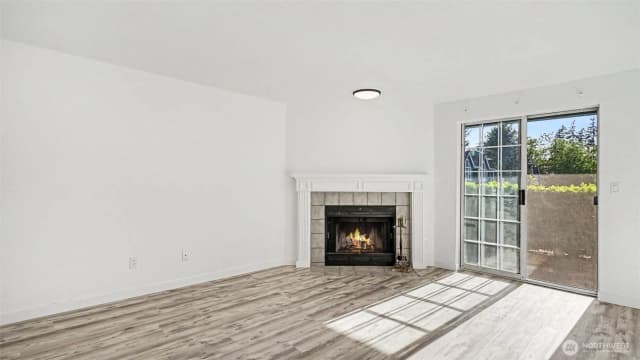 Property photo for 16419 Spruce Way #d1, Lynnwood photo 5