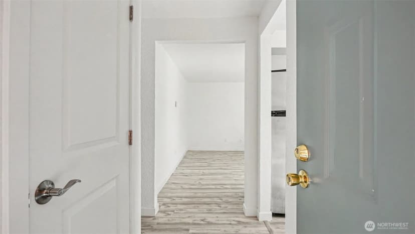 Property photo for 16419 Spruce Way #d1, Lynnwood photo 3