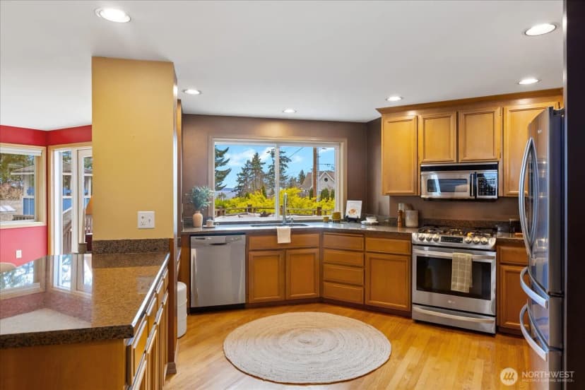 Property photo for 19055 21st Avenue Nw, Shoreline photo 6