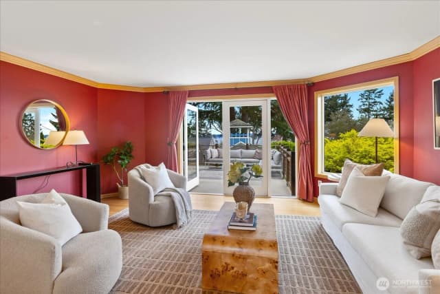 Property photo for 19055 21st Avenue Nw, Shoreline photo 3