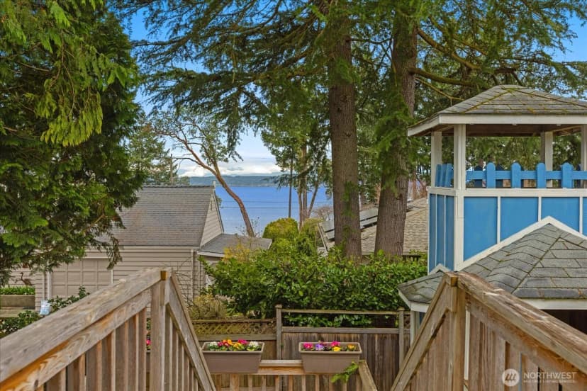 Property photo for 19055 21st Avenue Nw, Shoreline photo 13