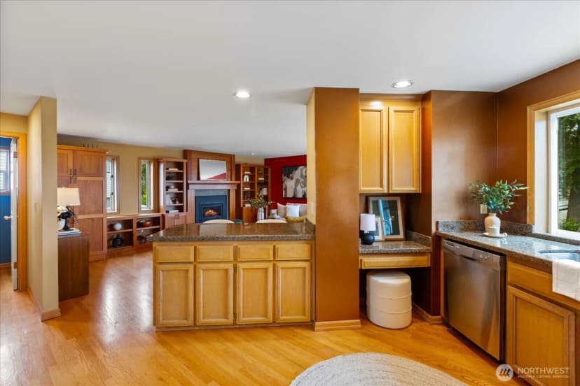 Property photo for 19055 21st Avenue Nw, Shoreline photo 7