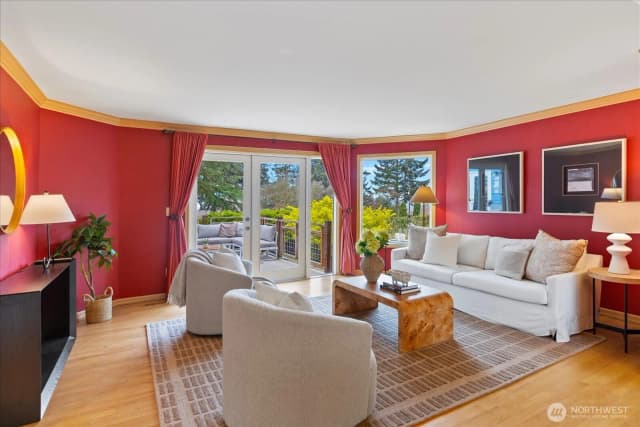 Property photo for 19055 21st Avenue Nw, Shoreline photo 2