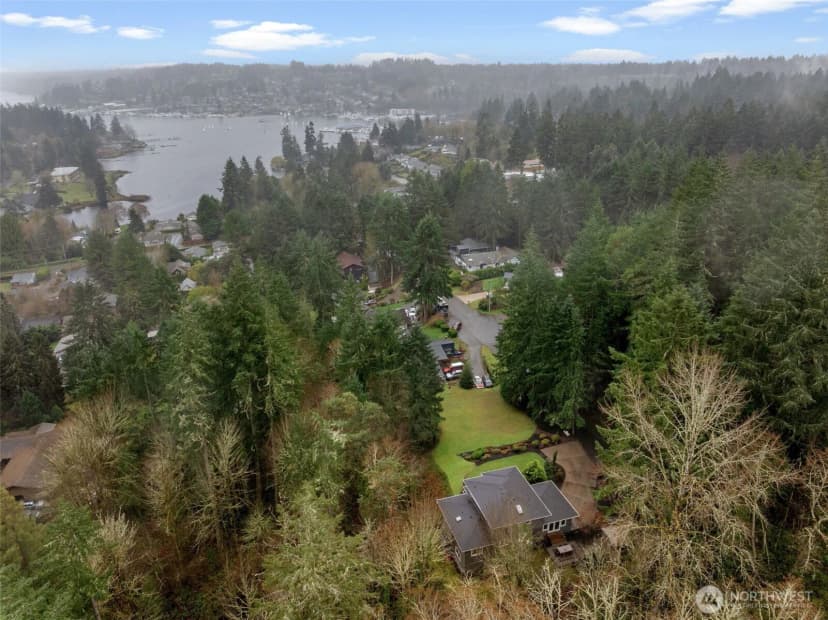 Property photo for 9811 Ridgeway Drive, Gig Harbor photo 6