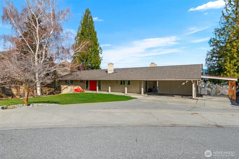 Property photo for 1117 Appleland Drive, Wenatchee photo 2