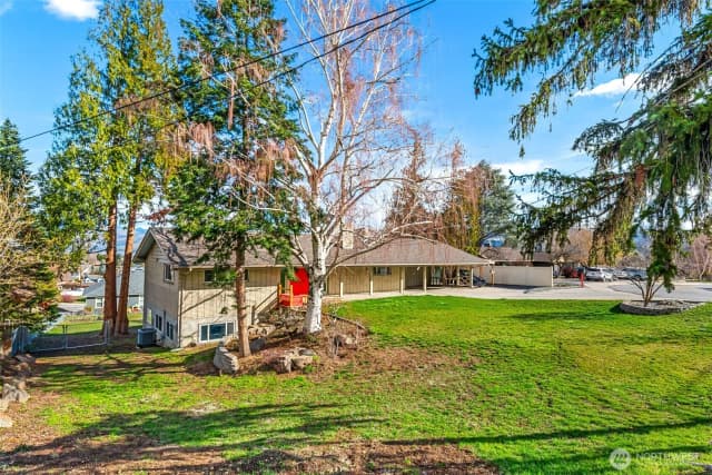 Property photo for 1117 Appleland Drive, Wenatchee photo 3