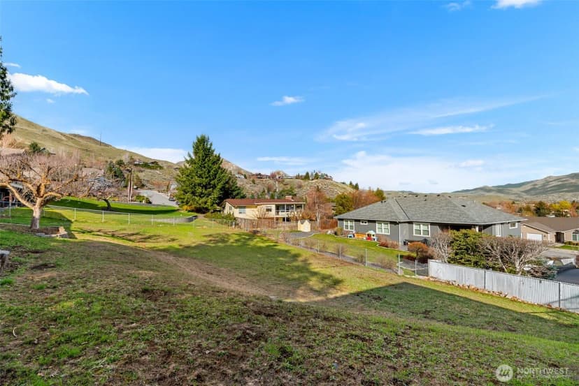 Property photo for 1117 Appleland Drive, Wenatchee photo 37
