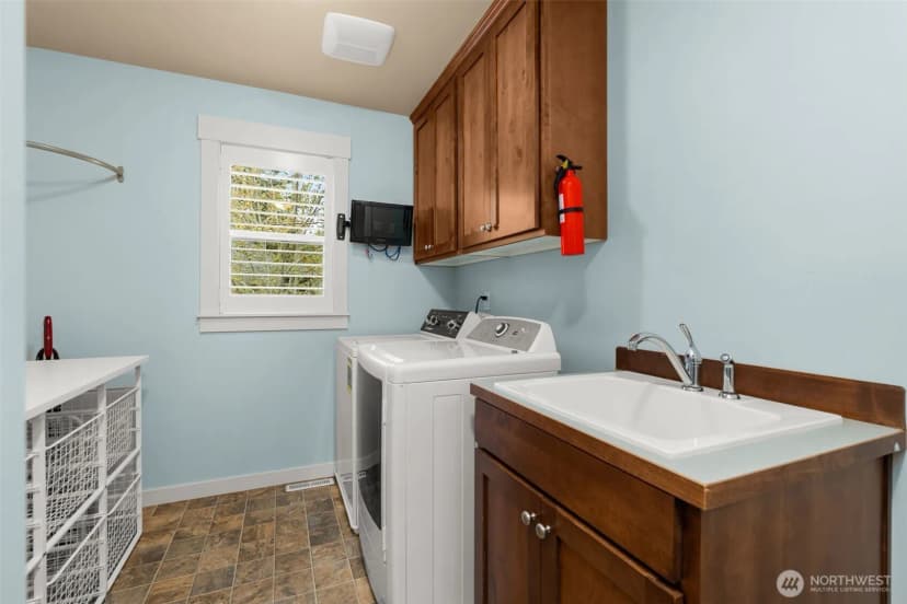 Property photo for 25812 Se 28th Place, Sammamish photo 21