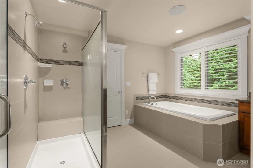 Property photo for 25812 Se 28th Place, Sammamish photo 27