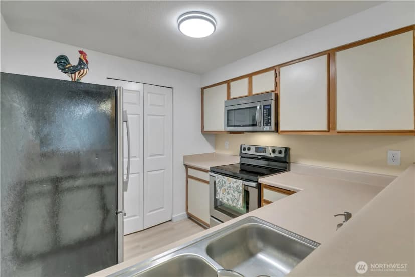Property photo for 13209 Newcastle Way #a104, Newcastle photo 12