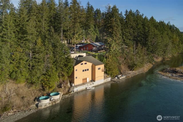Property photo for 9930 Misery Point Road Nw, Seabeck photo 2