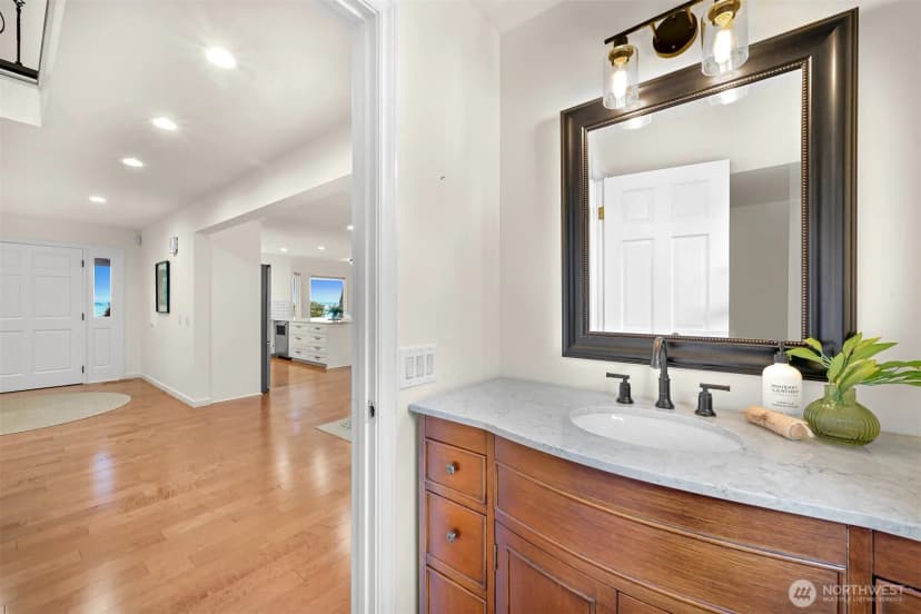 Property photo for 25 Shorewood Drive, Bellingham photo 23