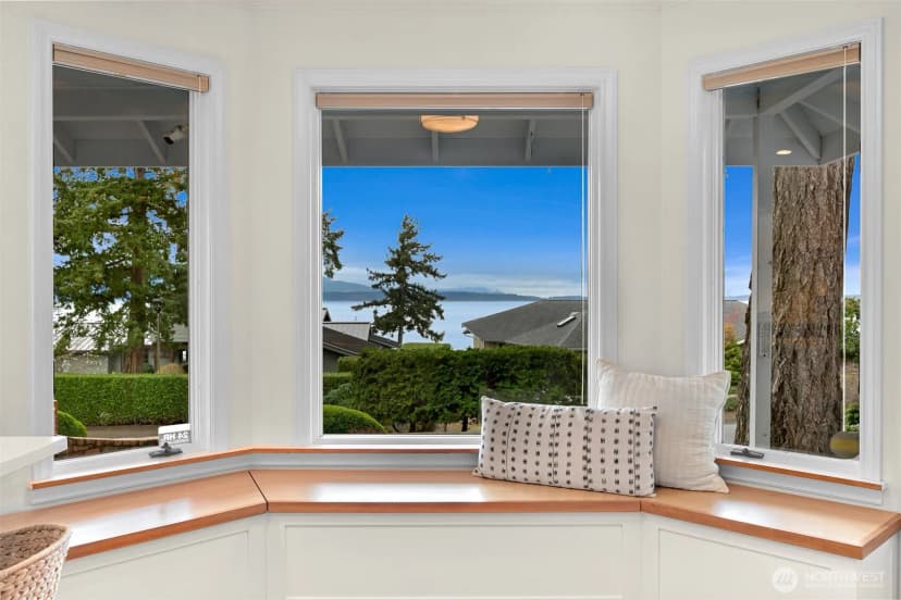 Property photo for 25 Shorewood Drive, Bellingham photo 11