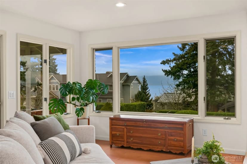 Property photo for 25 Shorewood Drive, Bellingham photo 18