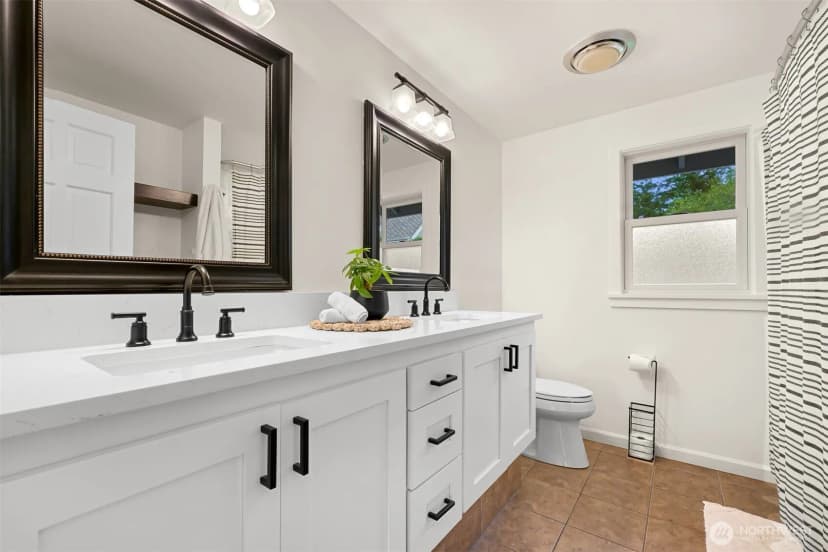 Property photo for 25 Shorewood Drive, Bellingham photo 28