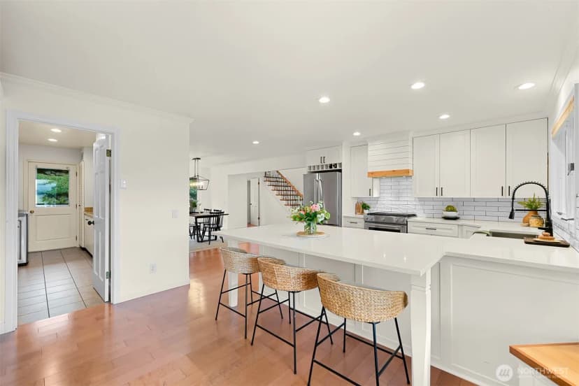 Property photo for 25 Shorewood Drive, Bellingham photo 12