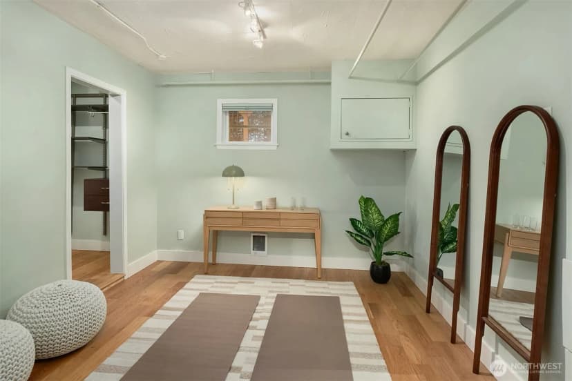 Property photo for 2307 Broadway E, Seattle photo 35