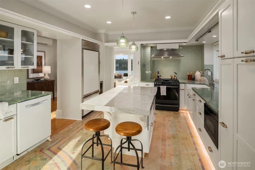 Property photo for 2307 Broadway E, Seattle photo 15