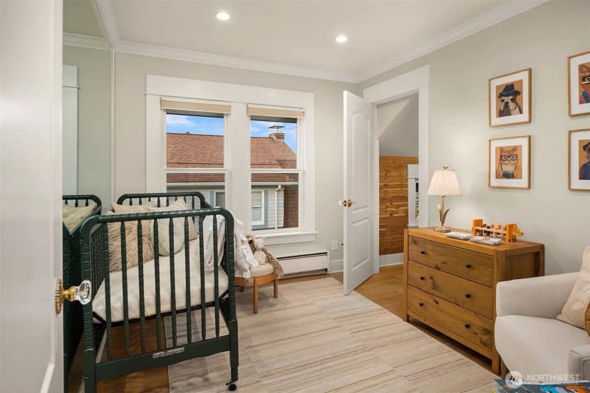 Property photo for 2307 Broadway E, Seattle photo 22