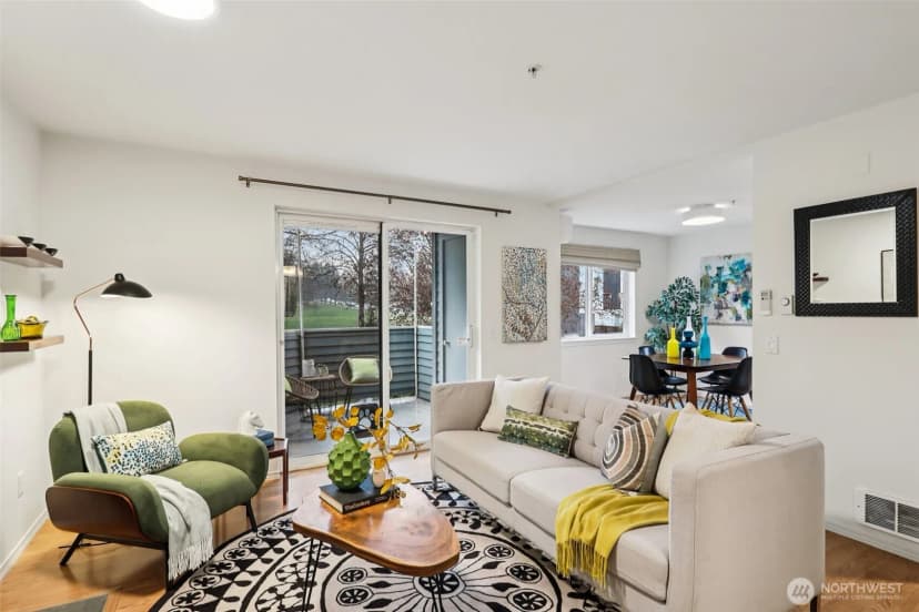 Property photo for 9242 Woodlawn Avenue N #b, Seattle photo 6