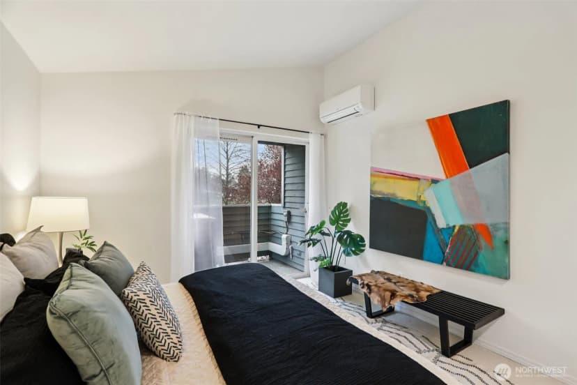 Property photo for 9242 Woodlawn Avenue N #b, Seattle photo 17
