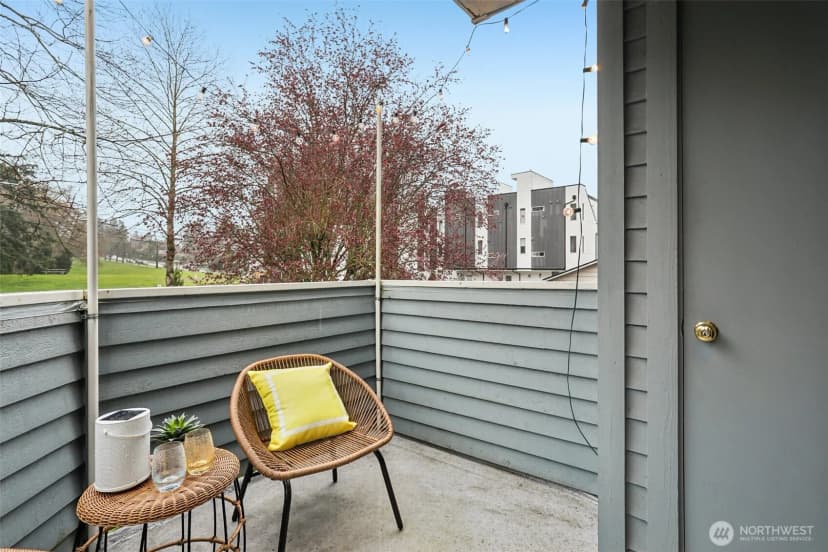 Property photo for 9242 Woodlawn Avenue N #b, Seattle photo 26