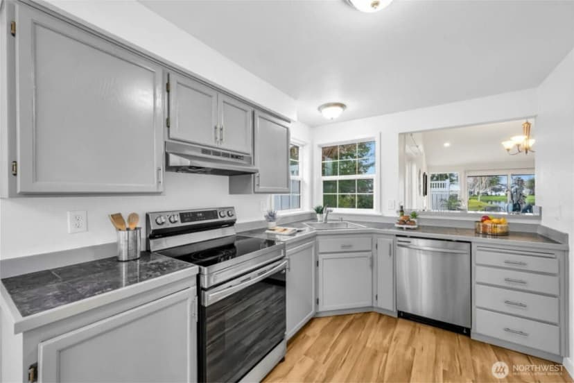 Property photo for 5736 S 238th Court #e1, Kent photo 5