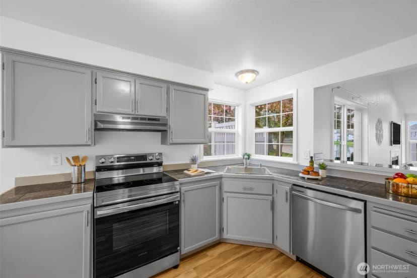 Property photo for 5736 S 238th Court #e1, Kent photo 3