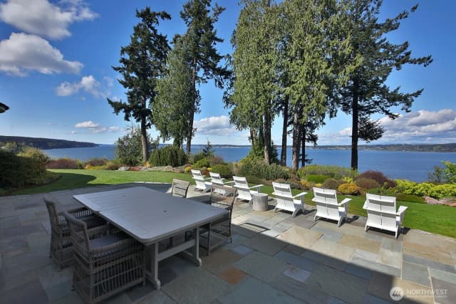 Property photo for 5021 Saratoga Road, Langley photo 3