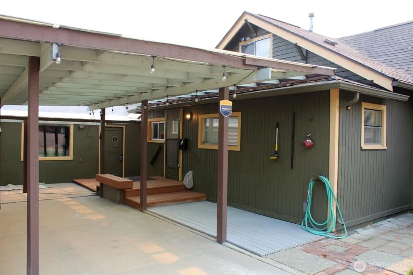 Property photo for 16219 64th Street E, Sumner photo 2