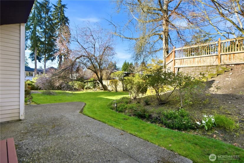 Property photo for 1619 102nd Place Ne #b-2, Bellevue photo 24