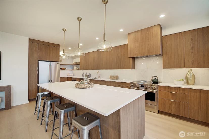 Property photo for 7341 California Avenue Sw, Seattle photo 12