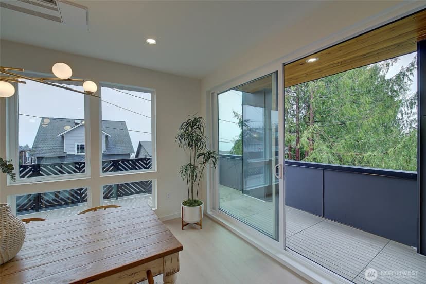 Property photo for 7341 California Avenue Sw, Seattle photo 11
