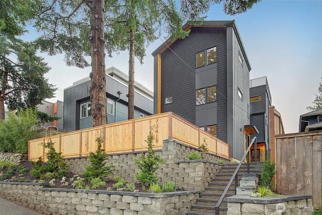 Property photo for 7341 California Avenue Sw, Seattle