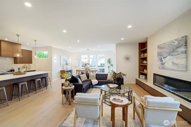 Property photo for 7341 California Avenue Sw, Seattle photo 5
