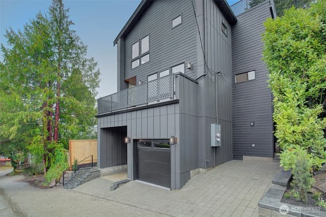 Property photo for 7341 California Avenue Sw, Seattle photo 2