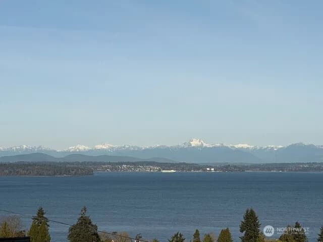 Property photo for 7341 California Avenue Sw, Seattle photo 3