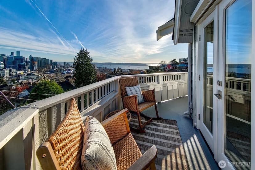 Property photo for 1238 3rd Avenue N, Seattle photo 21