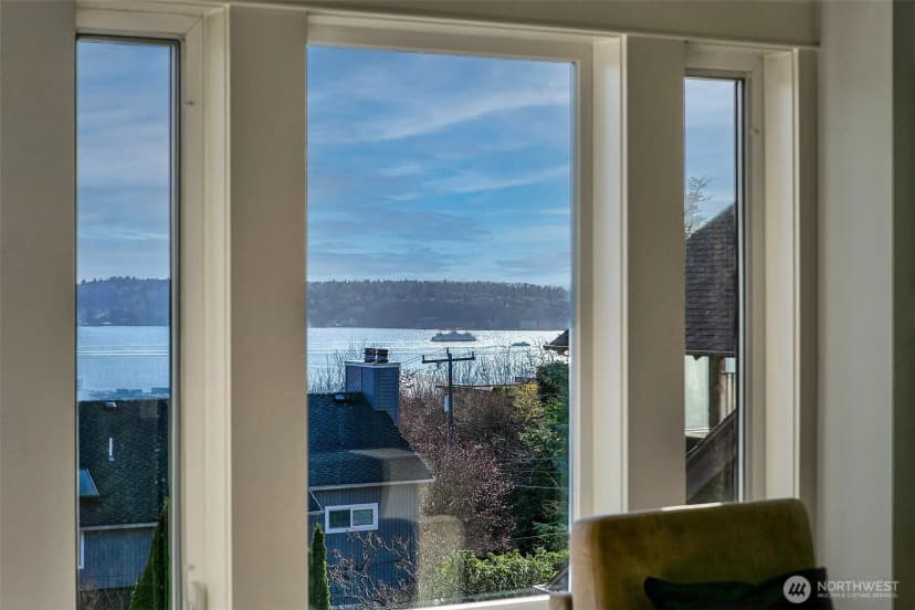Property photo for 1238 3rd Avenue N, Seattle photo 11